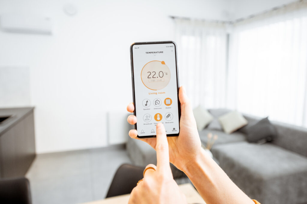 Controlling heating with a smart phone at home